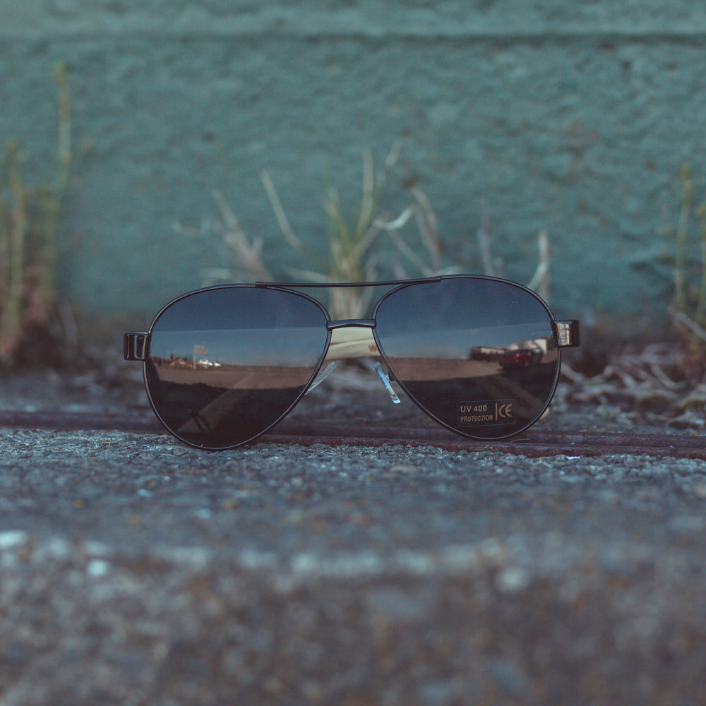 
                  
                    Load image into Gallery viewer, ILL35T PILOT-SPEC SUNGLASSES
                  
                