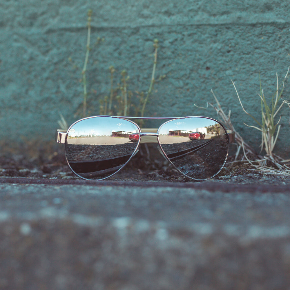 
                  
                    Load image into Gallery viewer, ILL35T PILOT-SPEC SUNGLASSES
                  
                