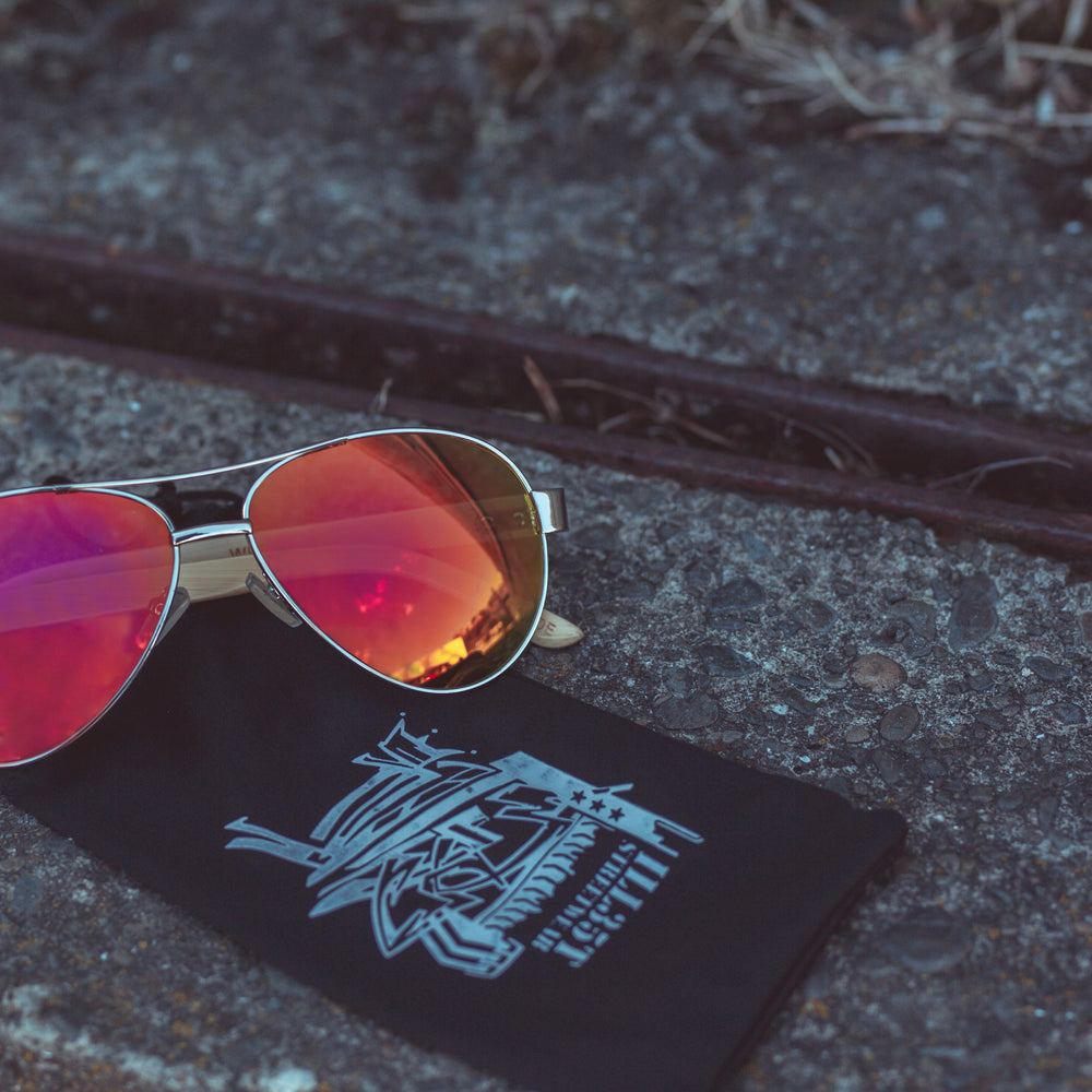 
                  
                    Load image into Gallery viewer, ILL35T PILOT-SPEC SUNGLASSES
                  
                