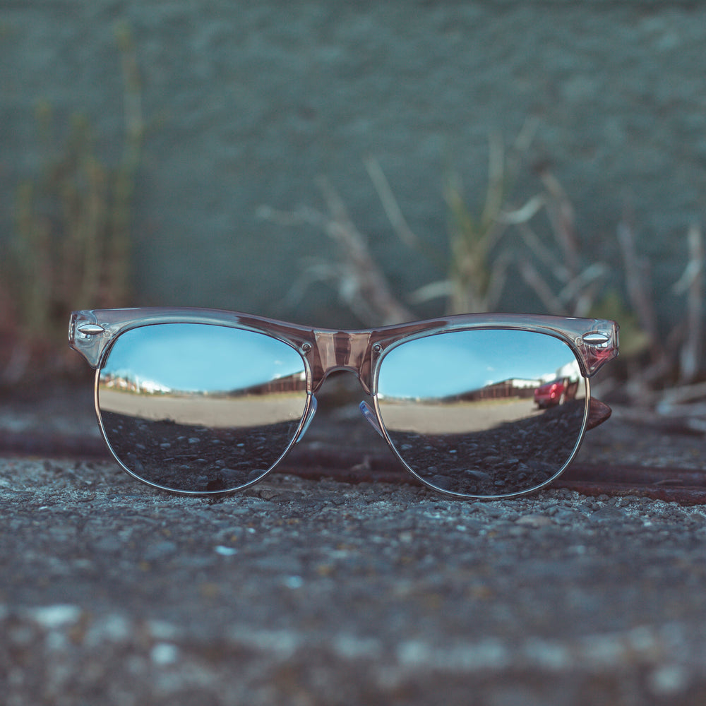 
                  
                    Load image into Gallery viewer, ILL35T HIGH-SPEED SUNGLASSES
                  
                