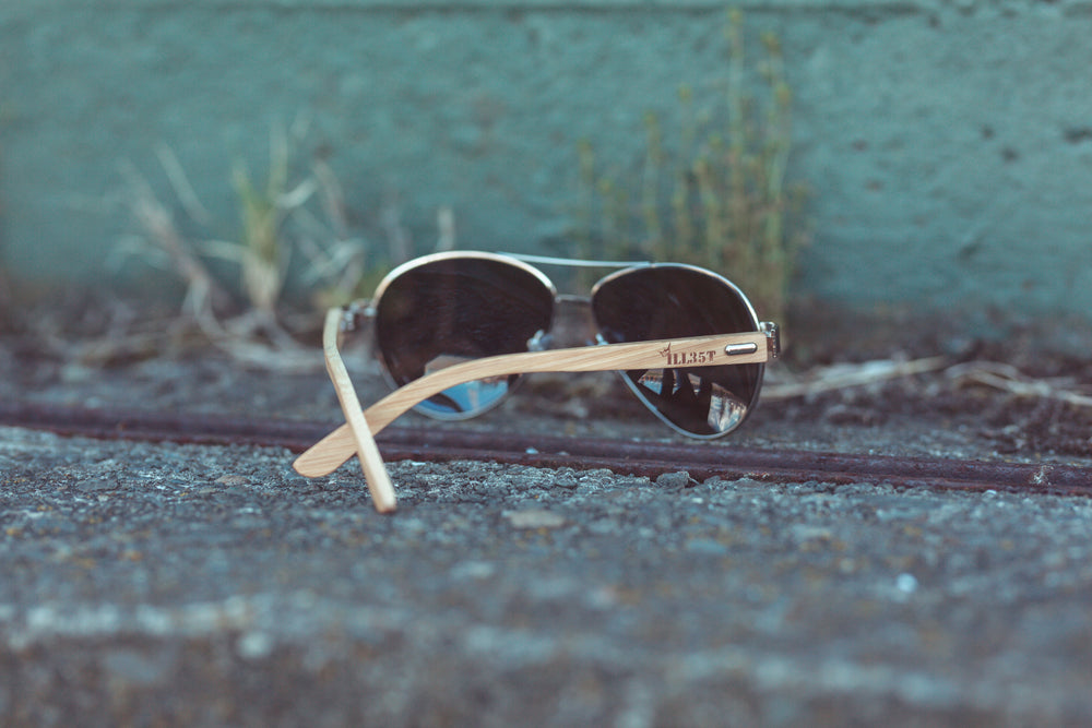 
                  
                    Load image into Gallery viewer, ILL35T PILOT-SPEC SUNGLASSES
                  
                