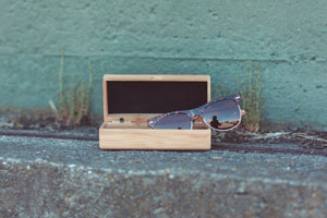 
                  
                    Load image into Gallery viewer, ILL35T BAMBOO SUNGLASSES CASE
                  
                