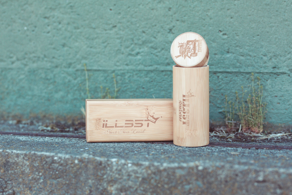 
                  
                    Load image into Gallery viewer, ILL35T BAMBOO SUNGLASSES CASE
                  
                